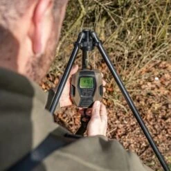 Trípode Avid Carp Lok Down Weigh -Fox Tienda de ventas 03 A0550009 lok down weigh tripod ls 550x550 1