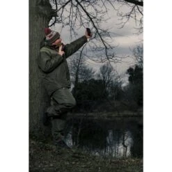 Traje De Invierno De 2 Piezas Trakker CR -Fox Tienda de ventas 206315 206320 Trakker CR 2 2 Piece Winter Suit LIFESTYLE 03 550x550h