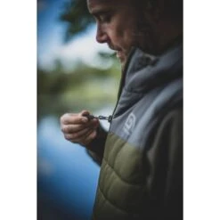 Trakker Hexathermic Bodywarmer Colección 2023 -Fox Tienda de ventas 206621 206626 Trakker Hexathermic Bodywarmer LIFESTYLE 44 550x550h