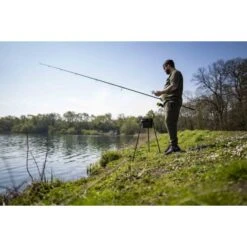 Soporte De Cubeta Avid Carp Lok Down -Fox Tienda de ventas Avid20Lok20Down20Stand3 550x550w