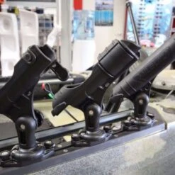 Montaje Railblaza TracLoader StarPort Gunnel -Fox Tienda de ventas Railblaza20TracLoader20StarPort20Gunnel20Mount204 550x550 1