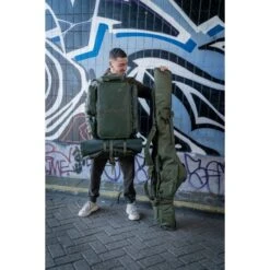 Trakker Sanctuary Cuna Autoinflable XL -Fox Tienda de ventas Trakker NXG Luggage Lifestyle Shoot Feb 003 550x550h