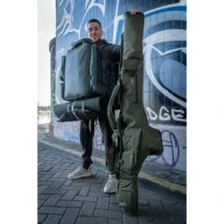 Trakker Sanctuary Cuna Autoinflable XL -Fox Tienda de ventas Trakker NXG Luggage Lifestyle Shoot Feb 004 550x550h