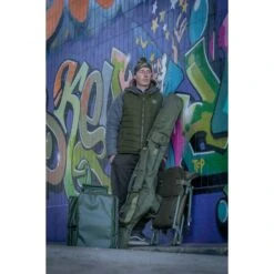 Trakker NXG 5 Rod Manga Acolchada 12 Pies 28 Trakker NXG 5 Rod Manga Acolchada 12 Pies -Fox Tienda de ventas Trakker NXG Luggage Lifestyle Shoot Feb 025 550x550h