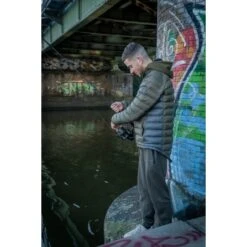 Trakker Downpour Roll-Up Carryall 41 Trakker Downpour Roll-Up Carryall -Fox Tienda de ventas Trakker NXG Luggage Lifestyle Shoot Feb 196 550x550h