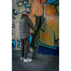 Trakker NXG 5 Rod Manga Acolchada 12 Pies 34 Trakker NXG 5 Rod Manga Acolchada 12 Pies -Fox Tienda de ventas Trakker NXG Luggage Lifestyle Shoot Feb 256 550x550h