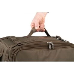 Mochila Fox Explorer Mediana -Fox Tienda de ventas clu442 fox explorer rucksack medium handle in use 1 550x550w